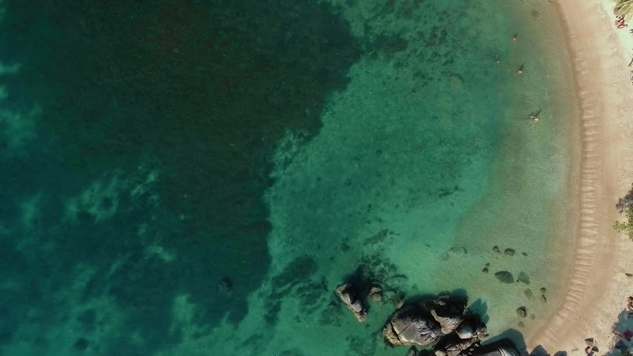 Stock Video Bungalows On The Beach Shore Live Wallpaper For PC