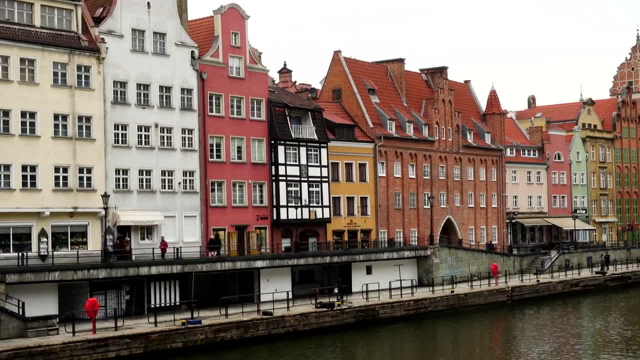 Stock Video Buildings And Houses By The River Live Wallpaper For PC