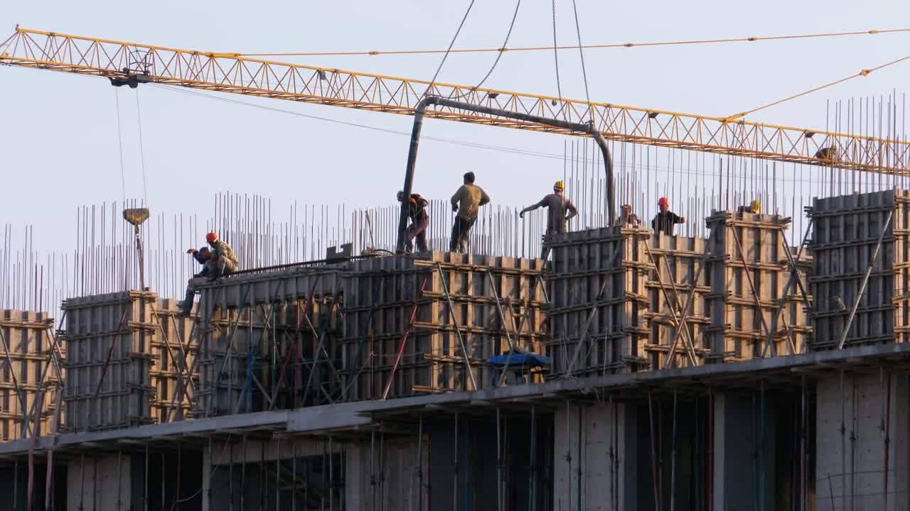 Stock Video Builders At Construction Site Taking A Rest Live Wallpaper For PC