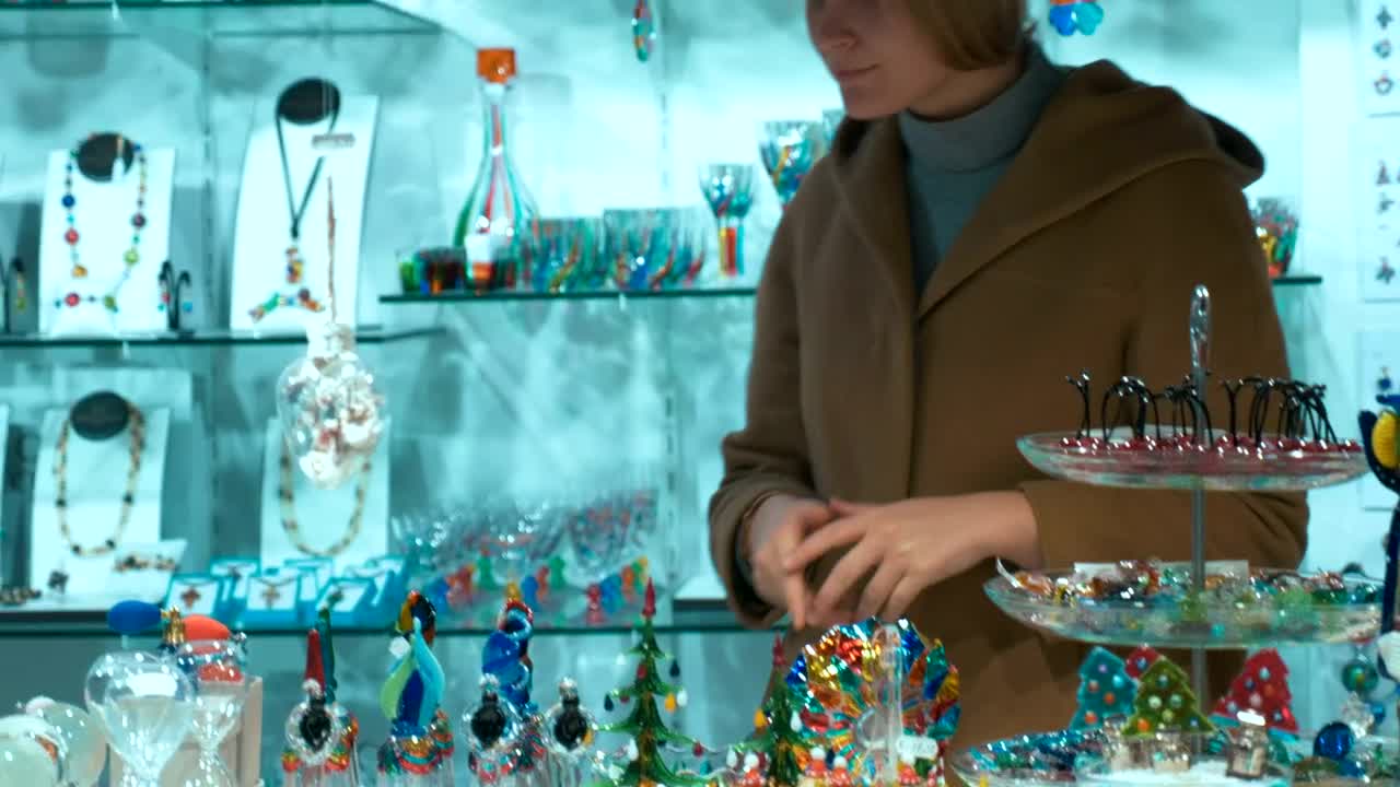 Stock Video Browsing Glass Products In A Shop Live Wallpaper For PC