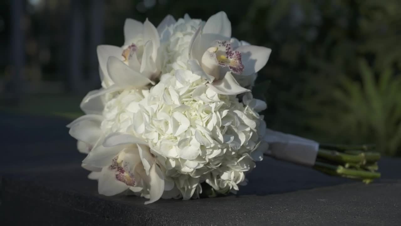 Stock Video Bridal Bouquet With White Flowers Live Wallpaper For PC