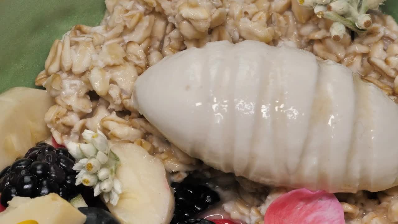 Stock Video Breakfast Closeup Of Blackberries And Oatmeal Live Wallpaper For PC