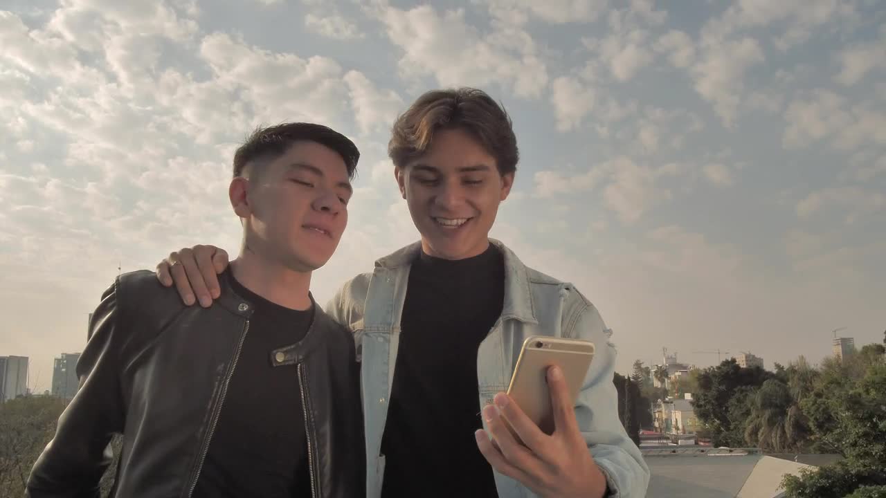 Stock Video Boyfriends Taking Selfies Live Wallpaper For PC