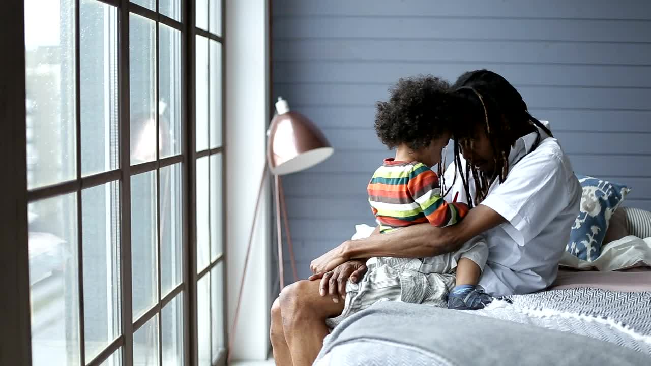 Stock Video Bonding With His Young Child Live Wallpaper For PC