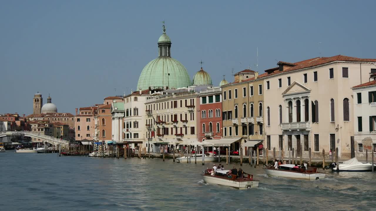 Stock Video Boats Sailing In Venice Canals Live Wallpaper For PC