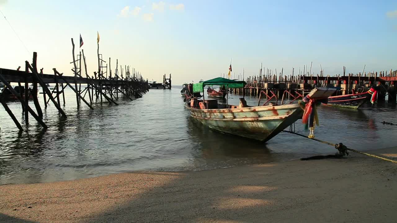 Stock Video Boats On The Shore Of A Beach In Indonesia Live Wallpaper For PC
