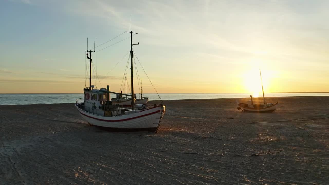Stock Video Boats During Low Tide Live Wallpaper For PC