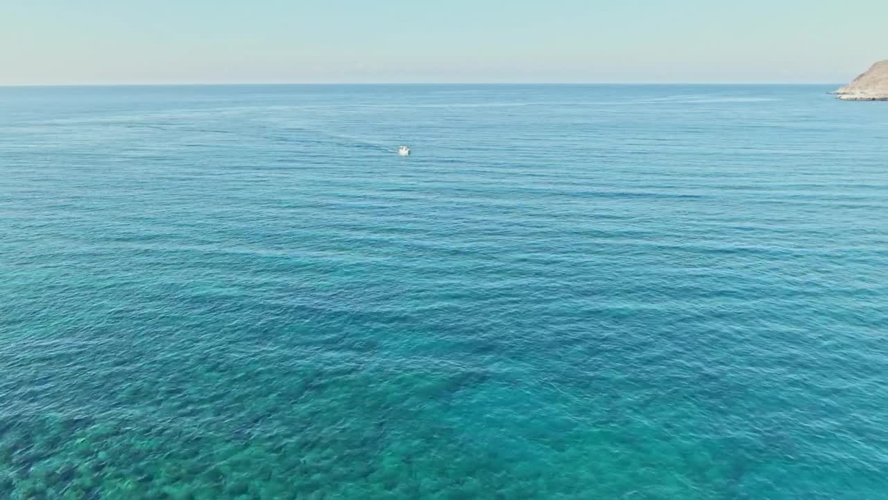 Stock Video Boat Sailing Through The Turquoise Waters Live Wallpaper For PC