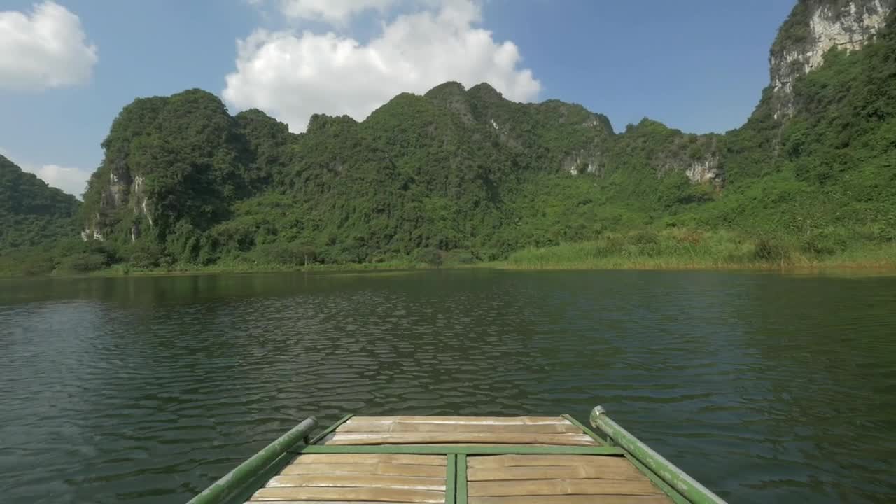 Stock Video Boat Heading Towards The Edge Of A River Live Wallpaper For PC