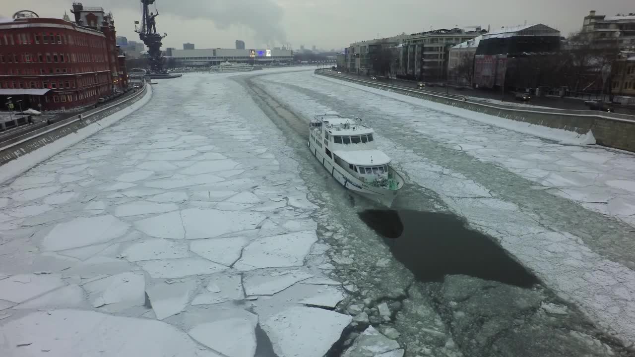 Stock Video Boat Heading Down A Frozen River Live Wallpaper For PC
