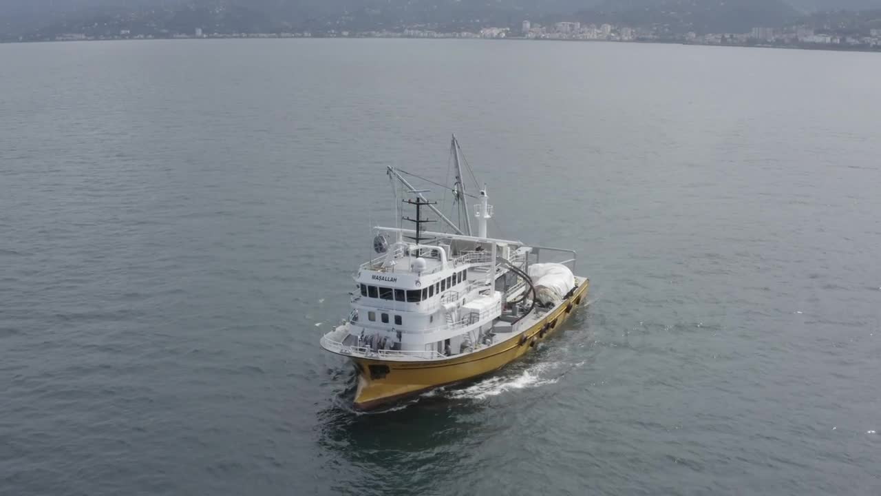 Stock Video Boat Heading Away From Shore Live Wallpaper For PC