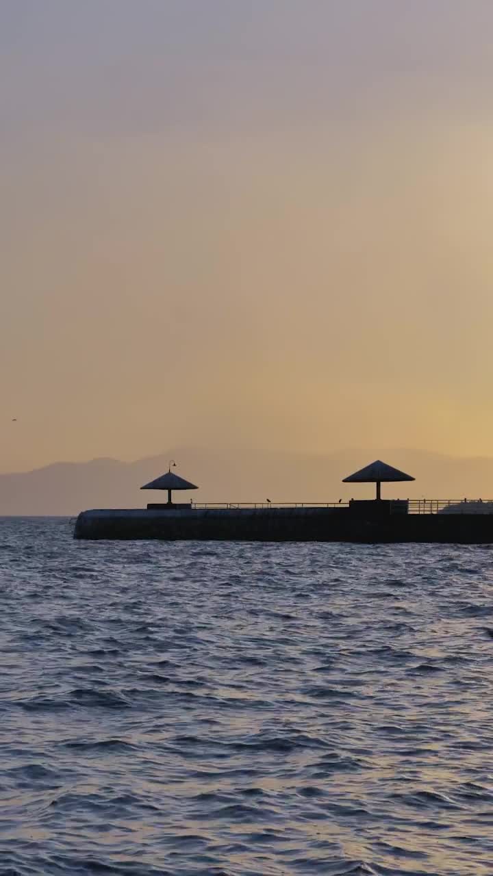 Stock Video Boardwalk With Umbrellas Live Wallpaper For PC