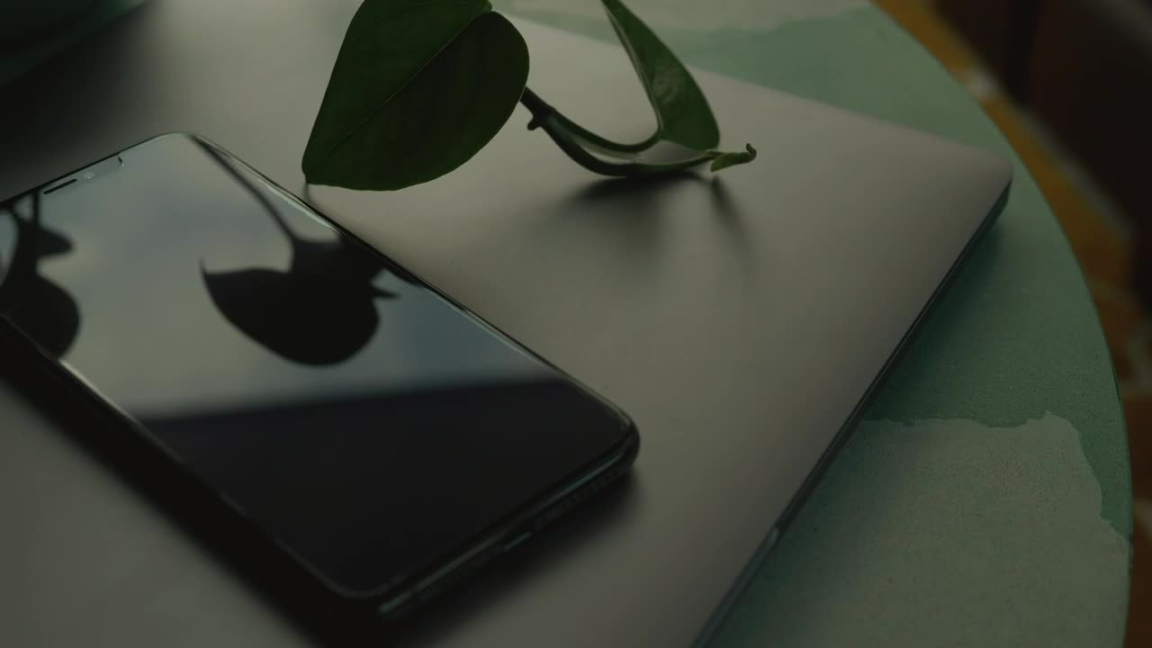 Stock Video Black Phone On Laptop Live Wallpaper For PC