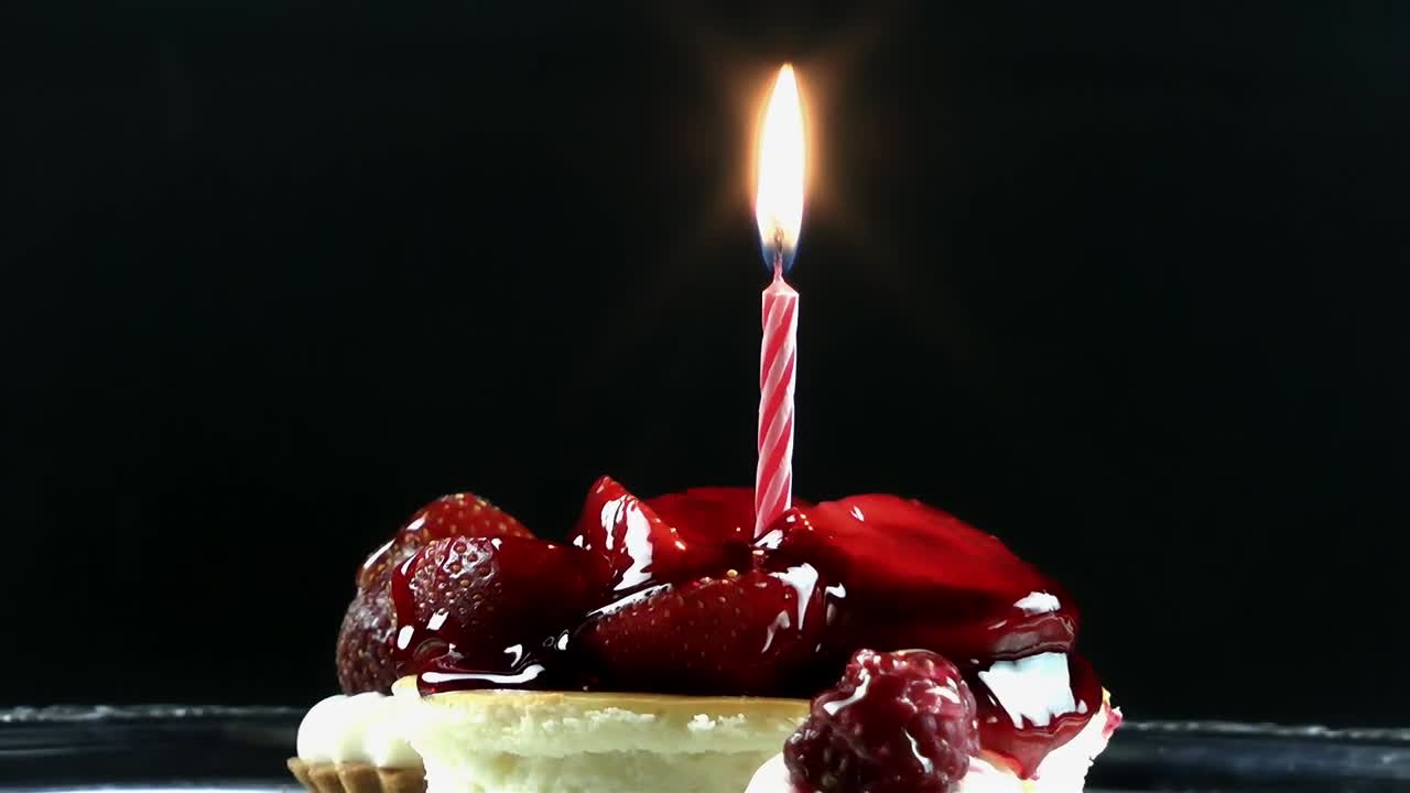 Stock Video Birthday Cake With Strawberries Live Wallpaper For PC