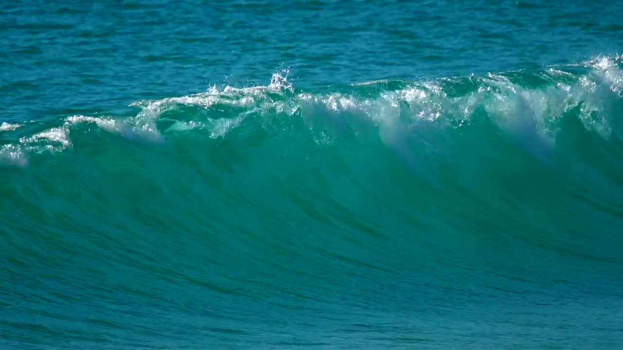 Stock Video Big Wave Crashing Live Wallpaper For PC