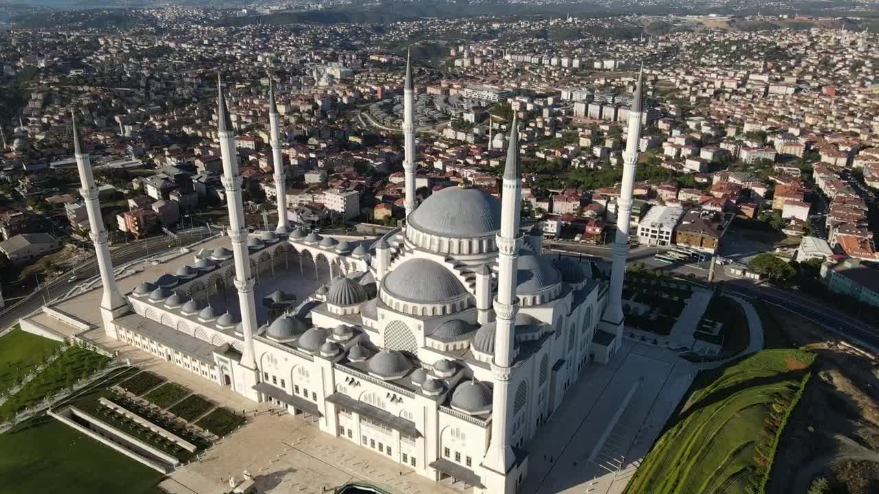 Stock Video Big Mosque In The Middle Of A City From The Live Wallpaper For PC