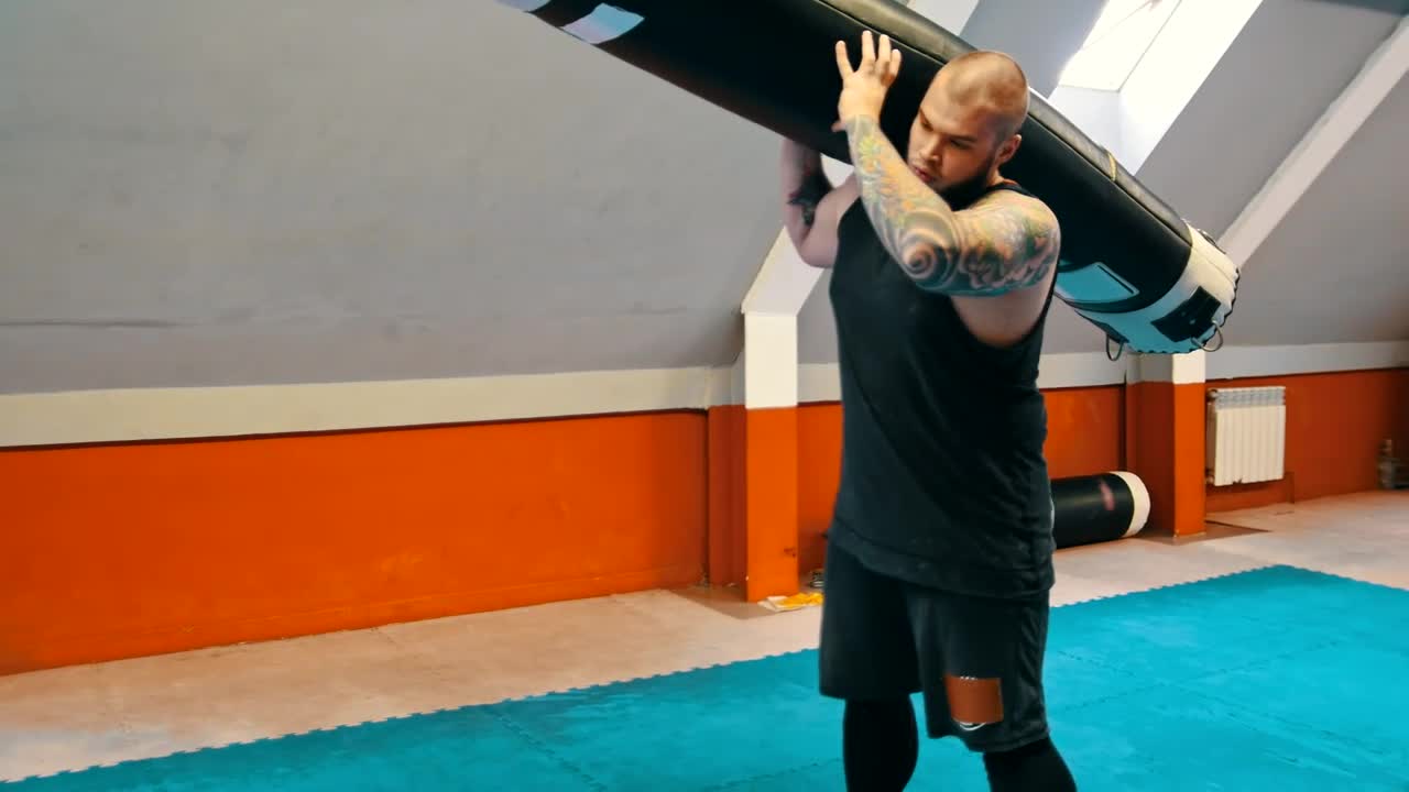Stock Video Big Man Doing Heavy Exercise In A Gym Live Wallpaper For PC
