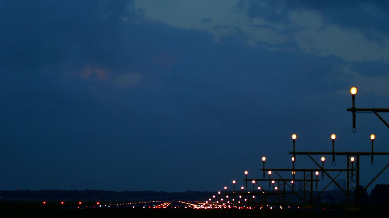 Stock Video Big Airplane Landing In The Afternoon Live Wallpaper For PC