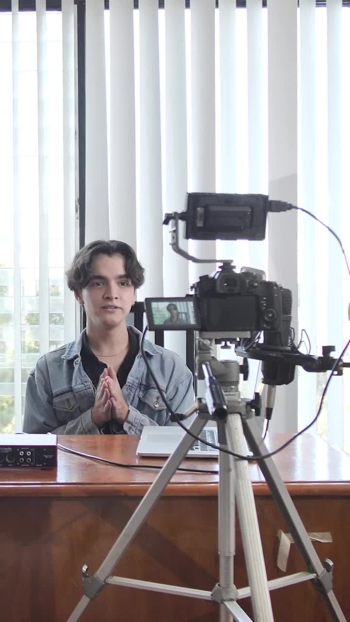 Stock Video Behind The Scenes Of A Speaker Talking On Camera Live Wallpaper For PC