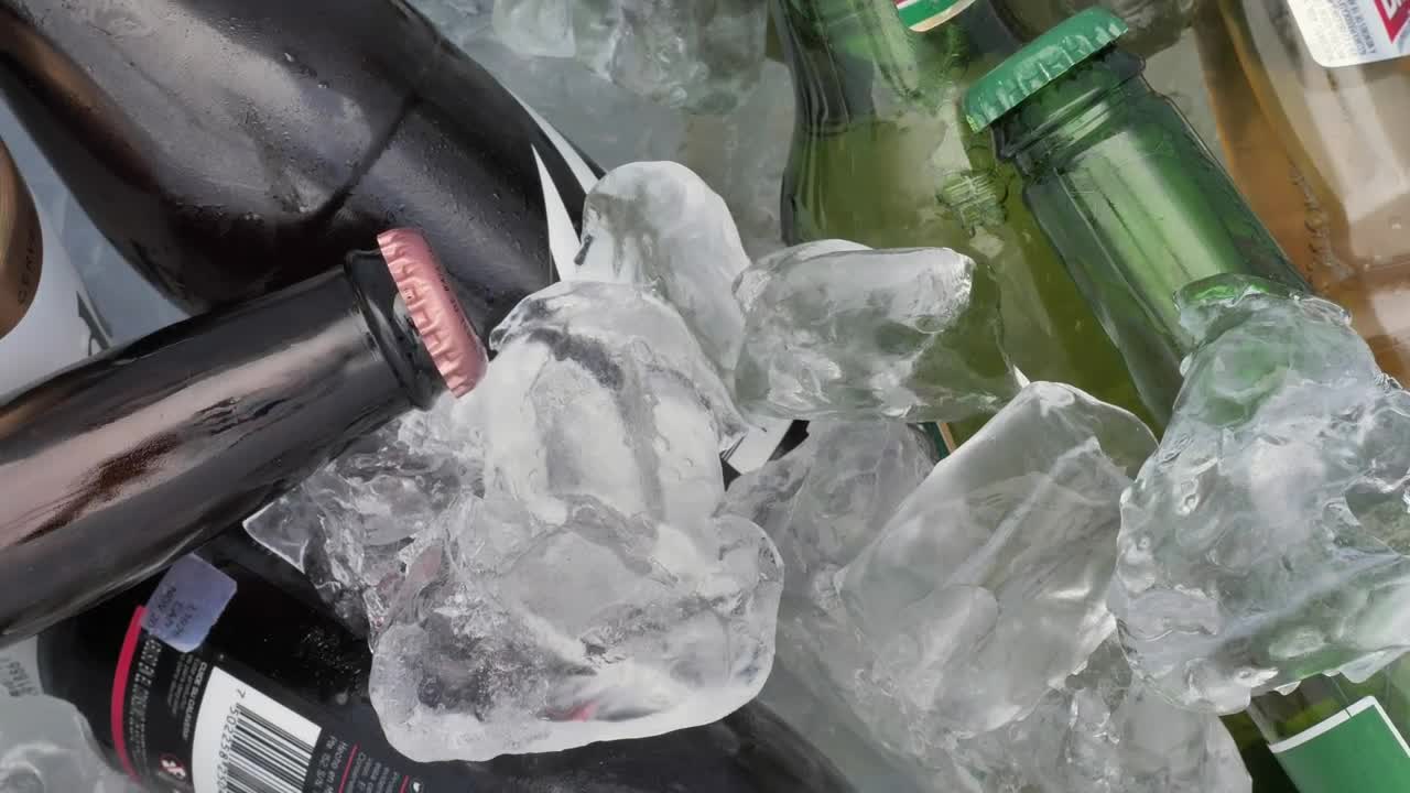 Stock Video Beers Inside A Large Ice Chest Live Wallpaper For PC