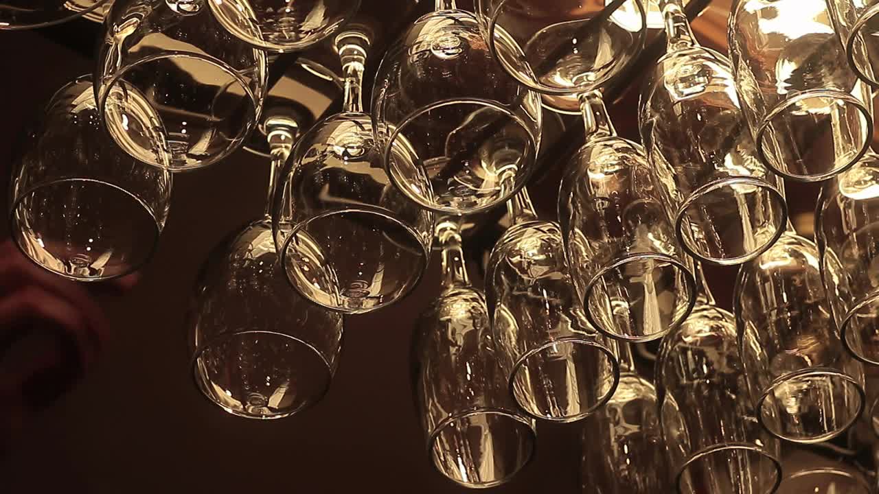 Stock Video Beer Glasses Hanging Live Wallpaper For PC