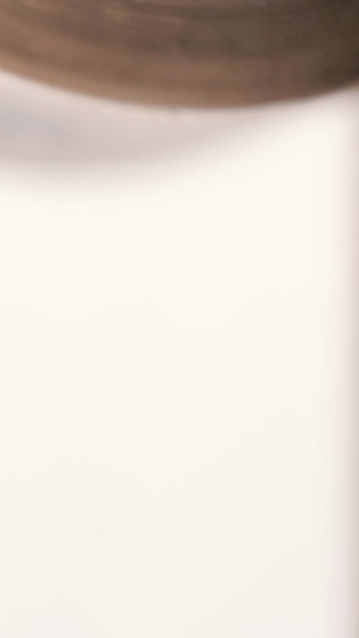 Stock Video Beer Can Spinning From Side To Side Live Wallpaper For PC