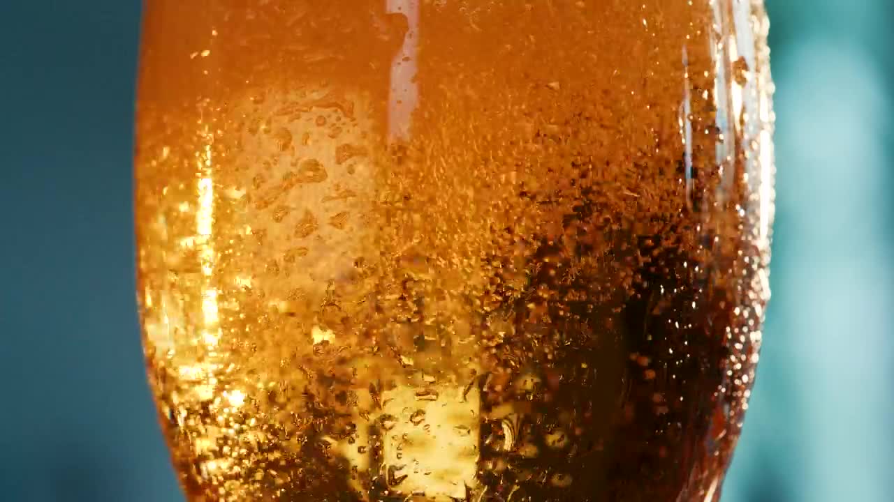 Stock Video Beer And Bubbles In The Glass Live Wallpaper For PC
