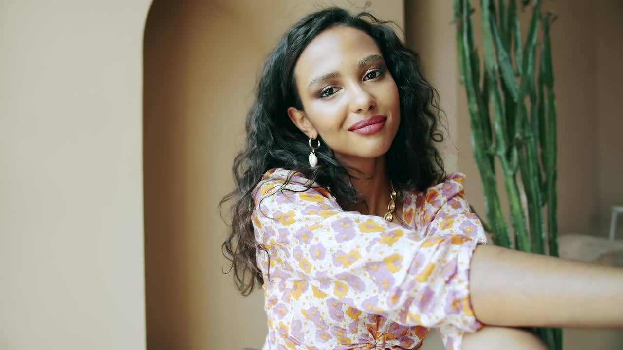 Stock Video Beautiful Woman Models Jewellery And Smiles Live Wallpaper For PC