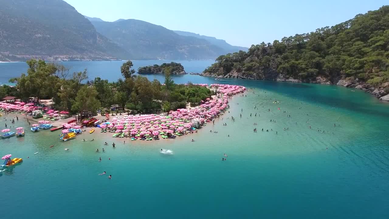 Stock Video Beautiful Crowded Beach Live Wallpaper For PC