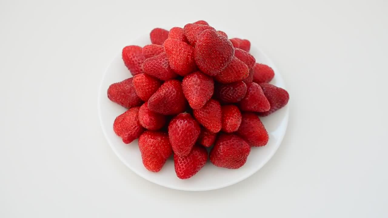 Stock Video Beautiful Composition Of Strawberries On A Plate Live Wallpaper For PC
