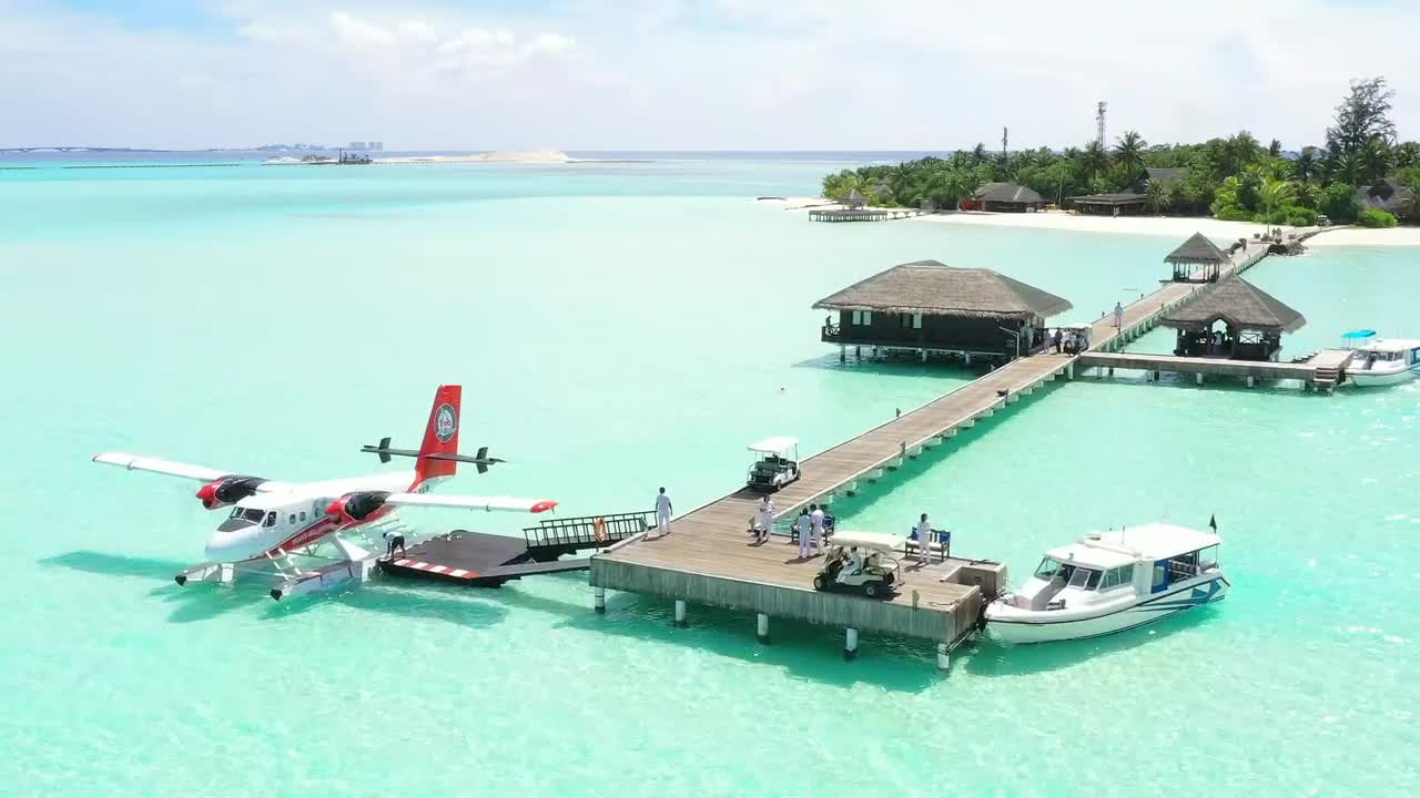 Stock Video Beach Tourist Paradise Live Wallpaper For PC