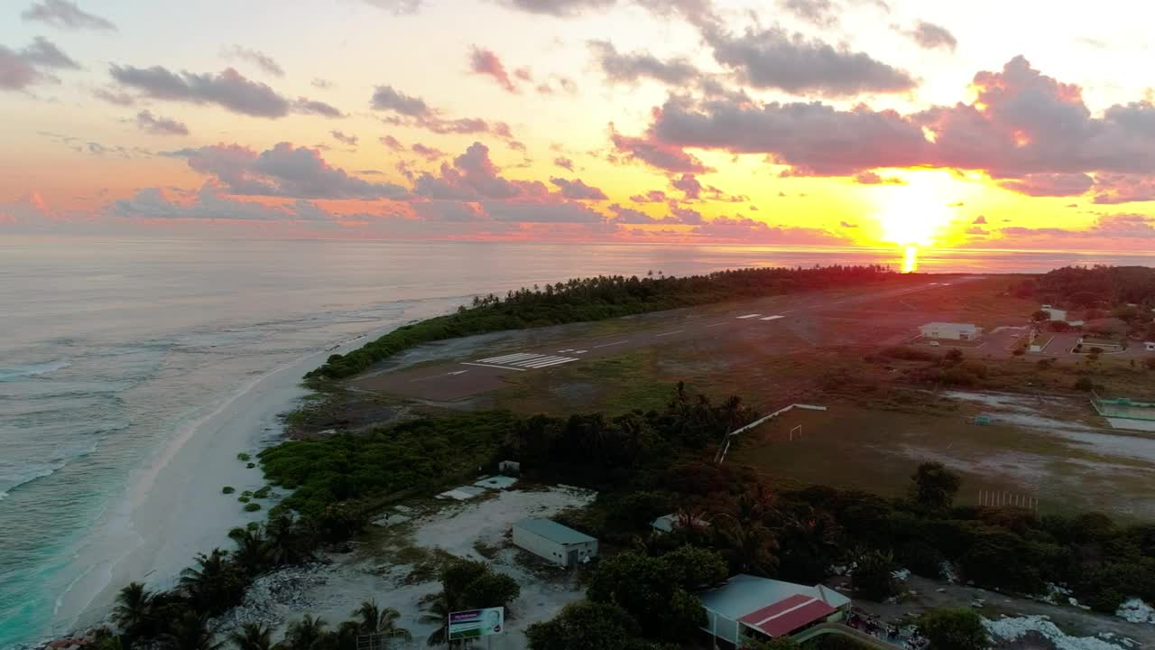 Stock Video Beach Landing Strip Live Wallpaper For PC