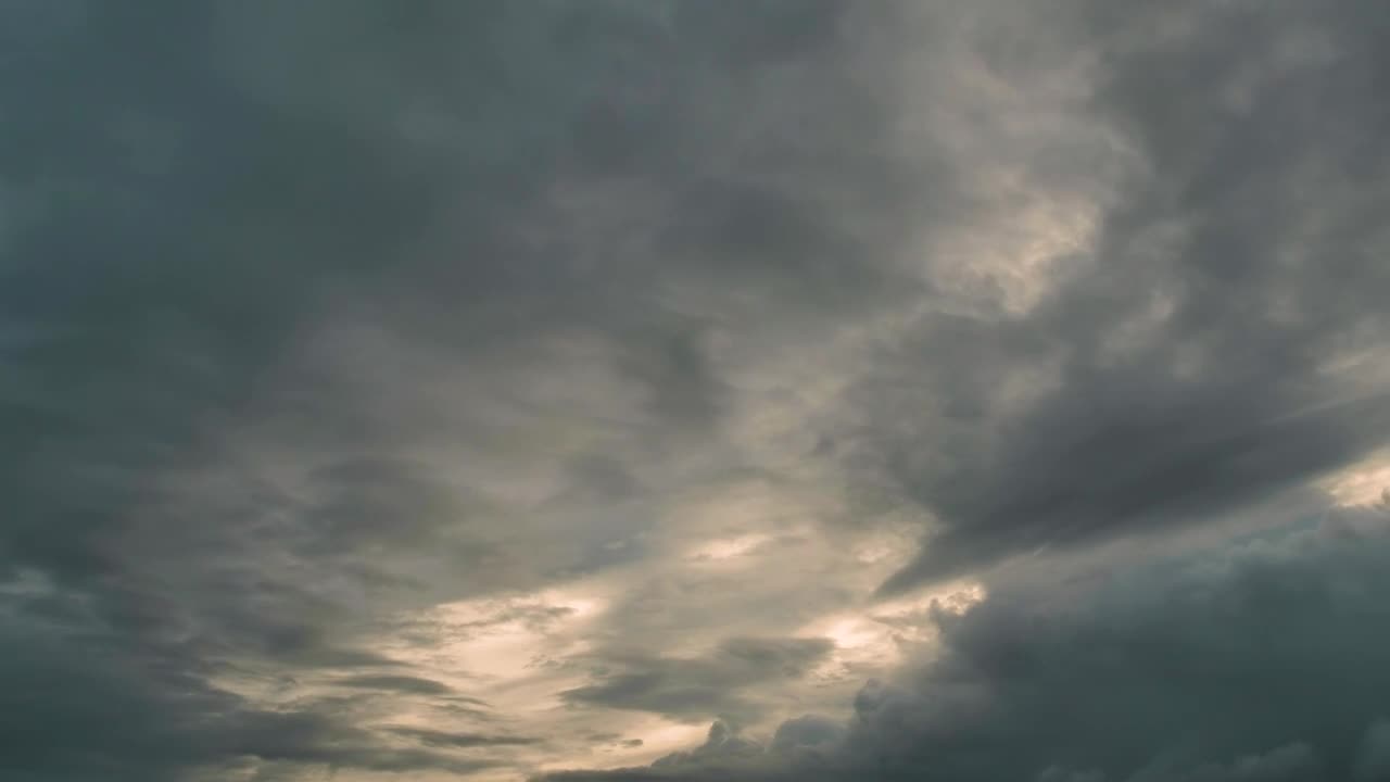 Video Stock Clouds Before A Storm Live Wallpaper For PC