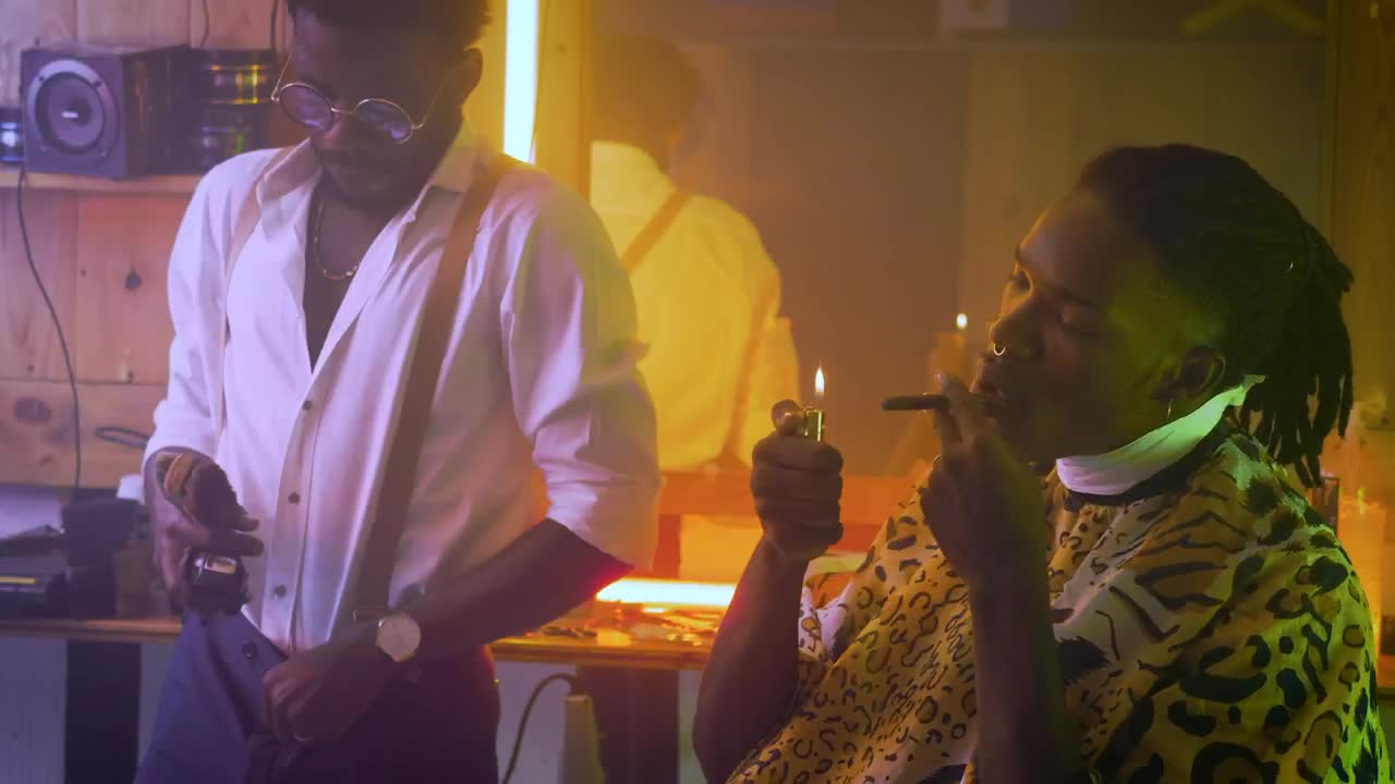 Video Stock Client And Barber Smoking In Barbershop Live Wallpaper For PC