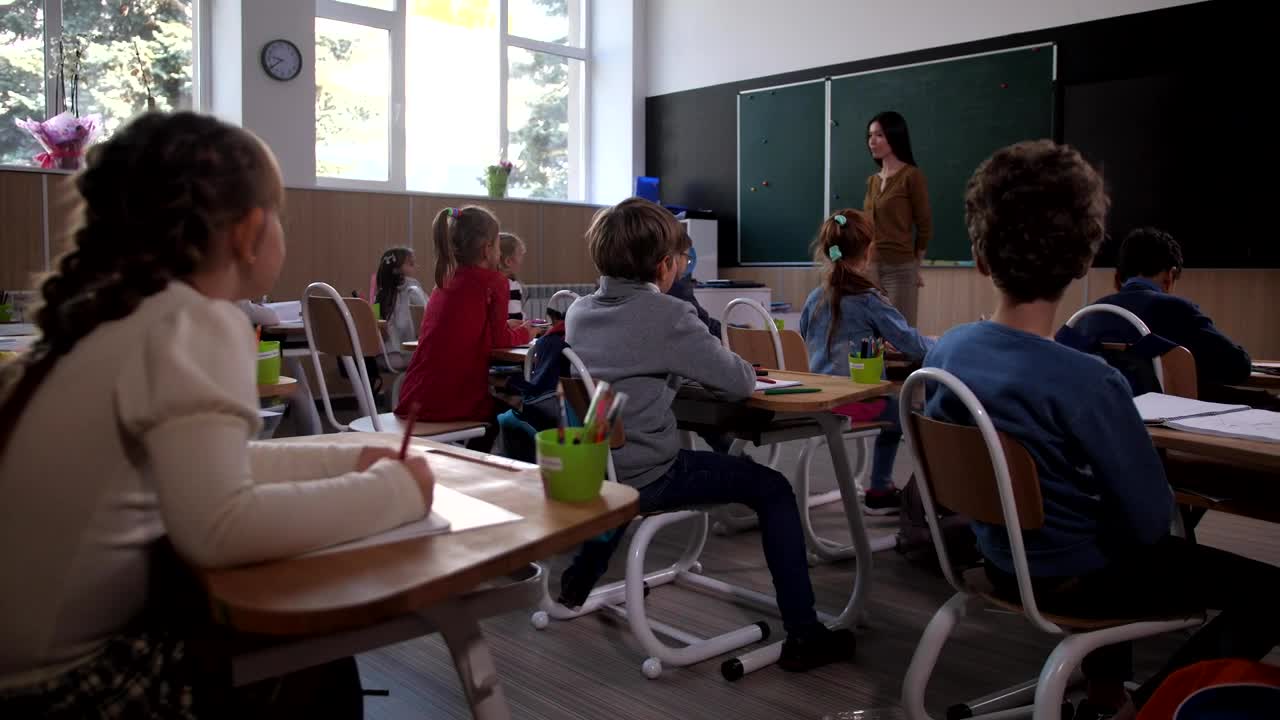 Video Stock Classroom With Children Raising Their Hands Live Wallpaper For PC