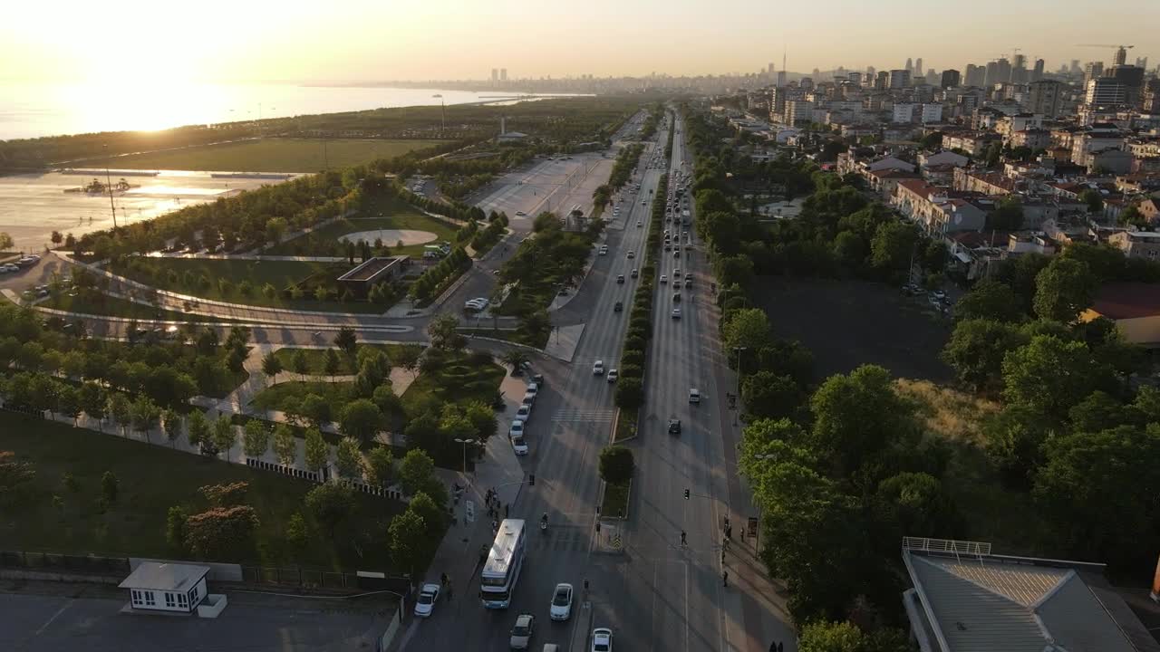 Video Stock City Traffic In An Large Avenue Near The Beach Live Wallpaper For PC