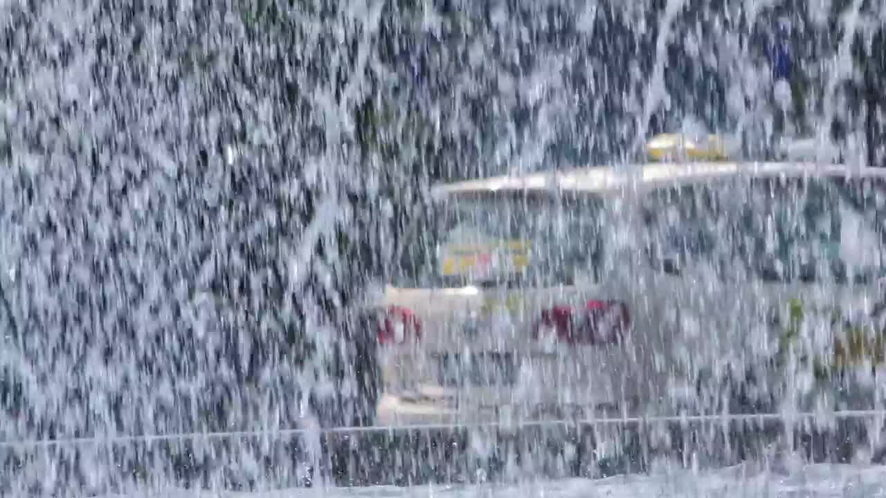 Video Stock City Traffic After Water From A Fountain Live Wallpaper For PC