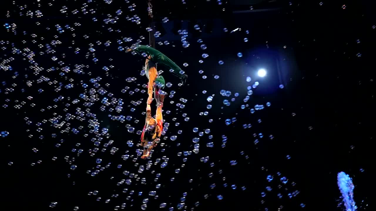 Video Stock Circus Performers Over Fountains Live Wallpaper For PC