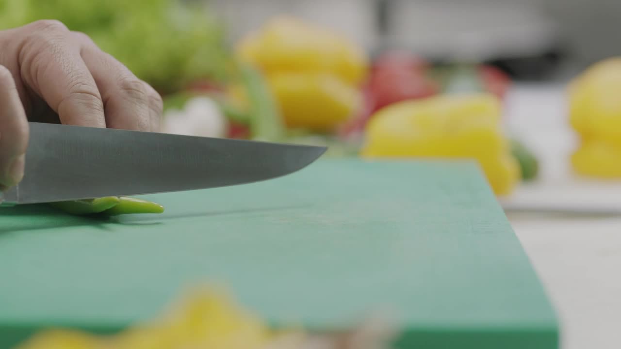 Video Stock Chopping Up Beans Live Wallpaper For PC