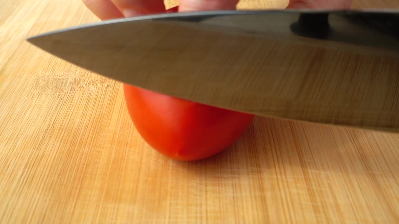 Video Stock Chopping A Tomato Live Wallpaper For PC