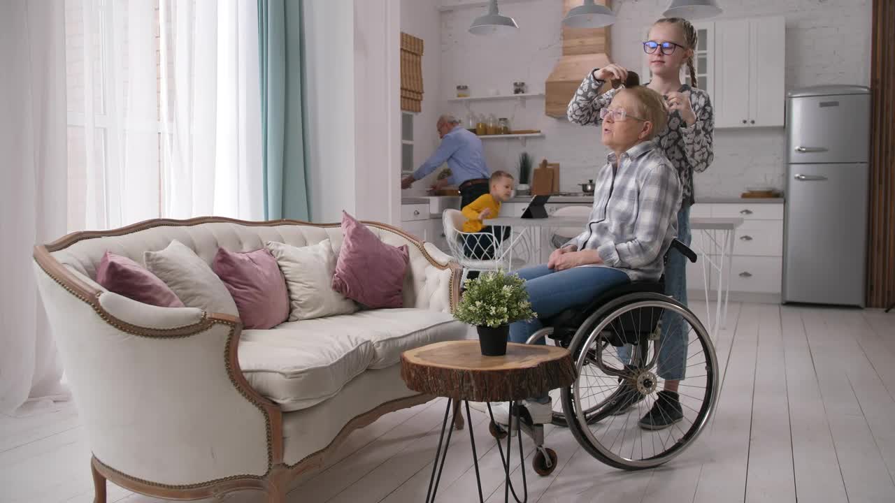 Video Stock Children Spending Time With Their Grandparents Live Wallpaper For PC