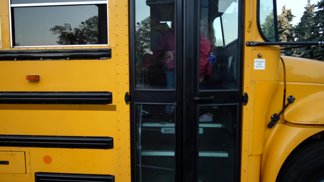 Video Stock Children Getting Off A Yellow School Bus Live Wallpaper For PC