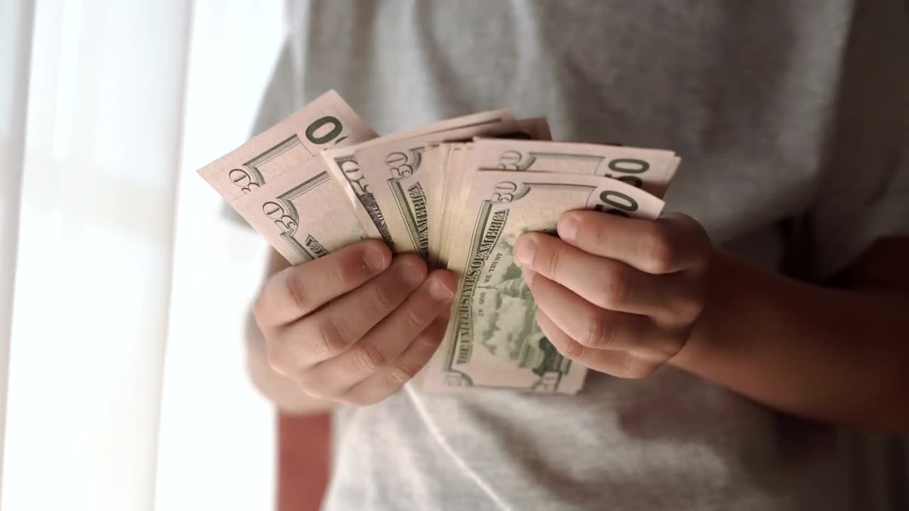 Video Stock Child Hands Counting Cash Live Wallpaper For PC