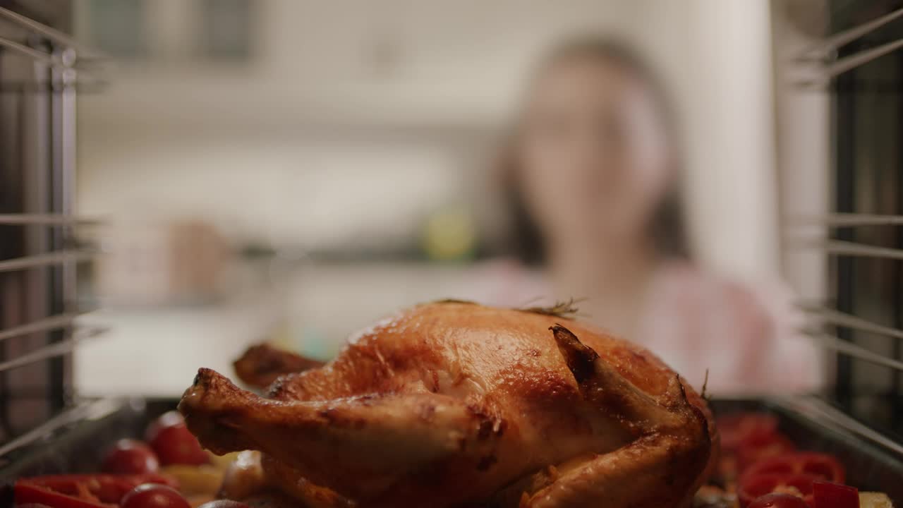 Video Stock Chicken Cooking In The Oven Live Wallpaper For PC