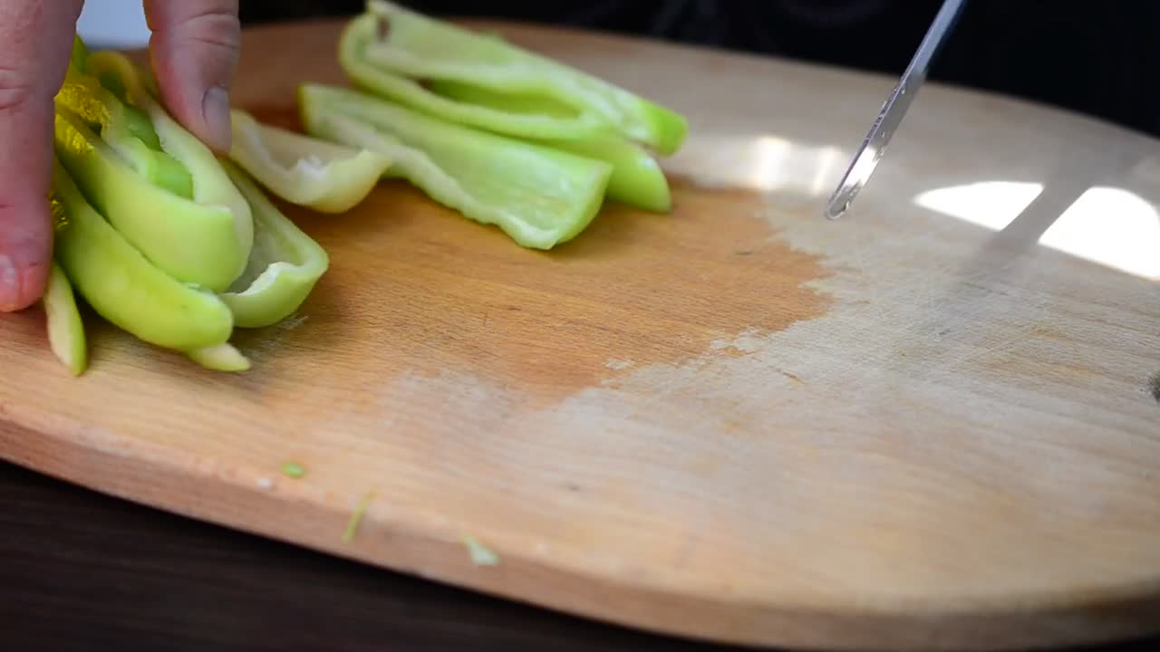 Video Stock Chef Cutting A Green Pepper Live Wallpaper For PC