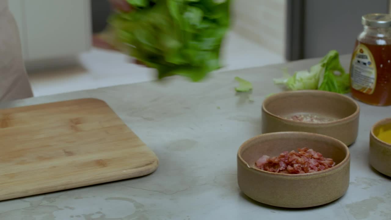 Video Stock Chef Chopping A Lettuce Live Wallpaper For PC