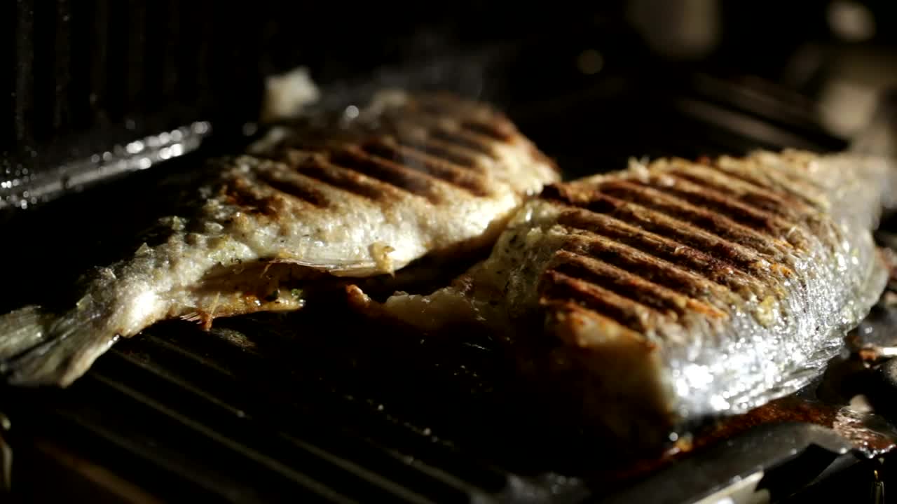 Video Stock Checking On Cooking Fish Live Wallpaper For PC