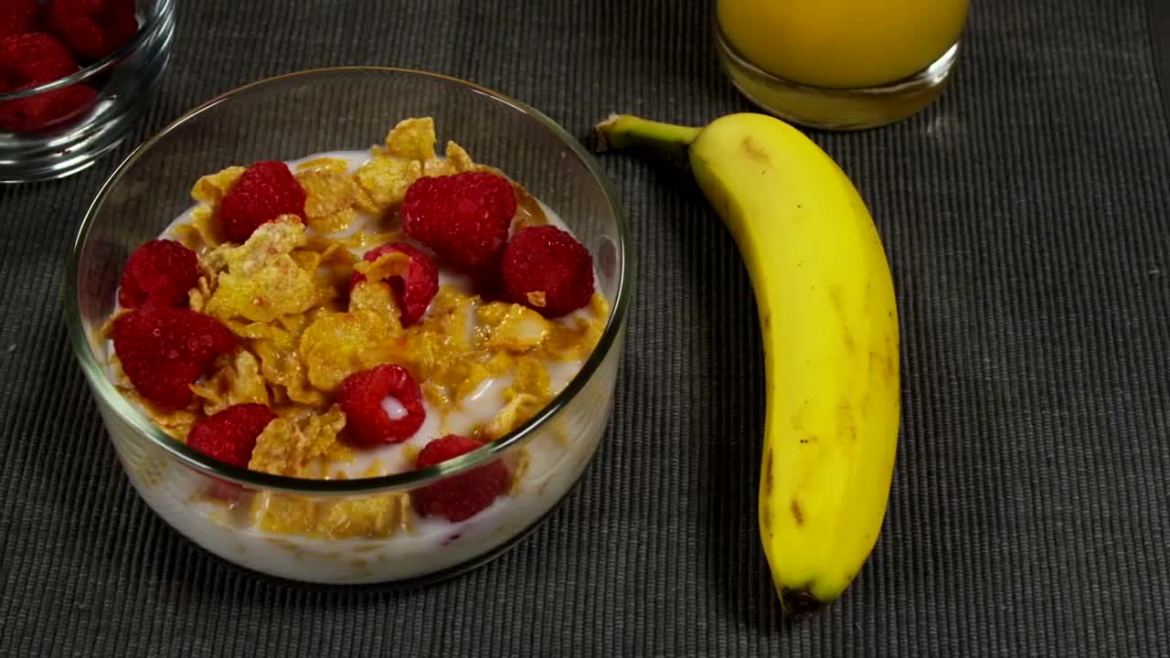 Video Stock Cereal With Berries And Milk Live Wallpaper For PC