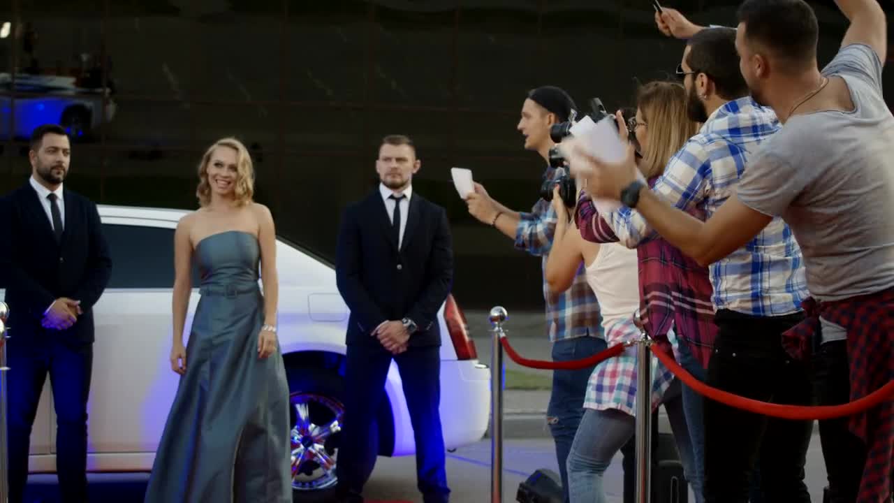 Video Stock Celebrity Woman Arriving At The Red Carpet Live Wallpaper For PC