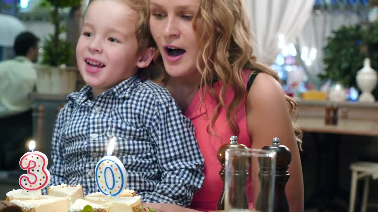 Video Stock Celebrating A Th Birthday With Family Live Wallpaper For PC